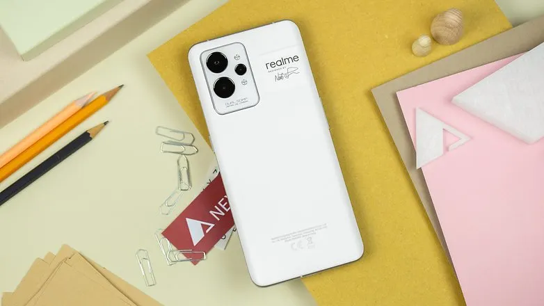 Главный флагман Realme окончательно обесценился. У него уникальная камера и реактивная зарядка