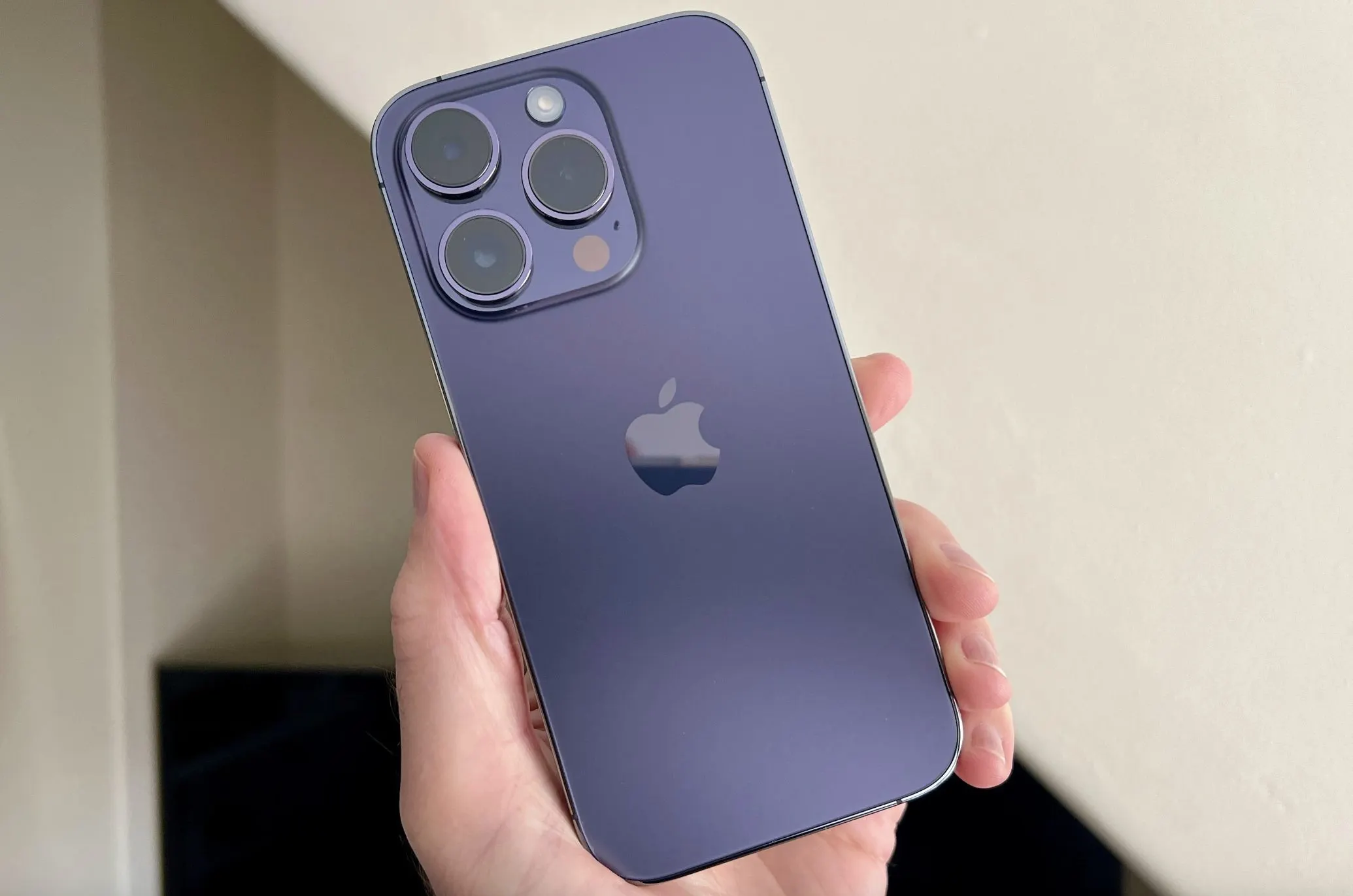iPhone 14 Pro подешевел. Цена рухнула на 25%