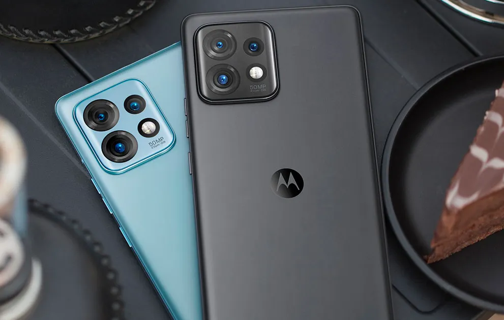 Motorola Moto X40 — новый сверхмощный флагман. У него 165-герцовый экран и крутейшая селфи-камера