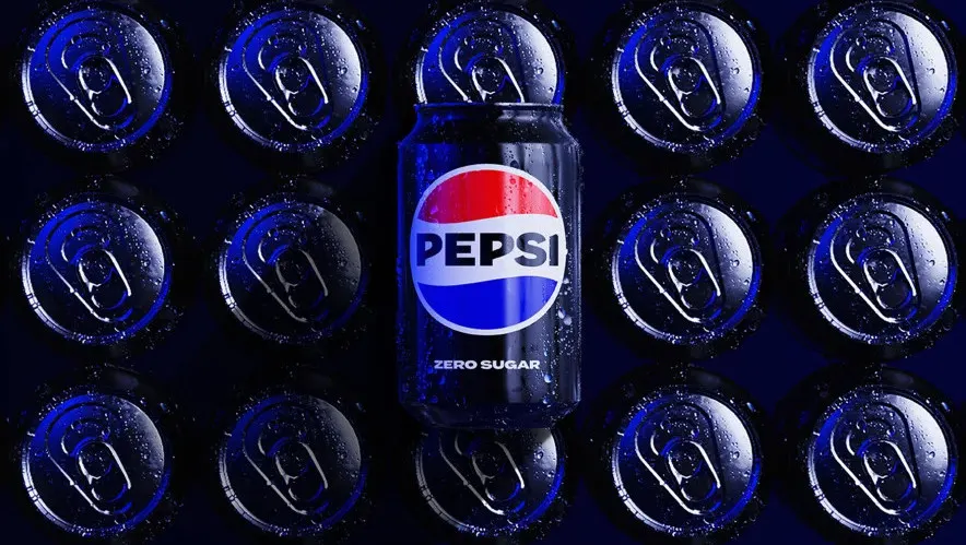 У Pepsi сменился логотип. Но дизайн из нулевых по-прежнему лучший