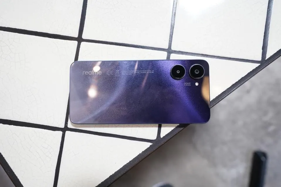 Главные скидки в России. Realme 10, ультрабюджетный планшет и флагманские TWS-наушники