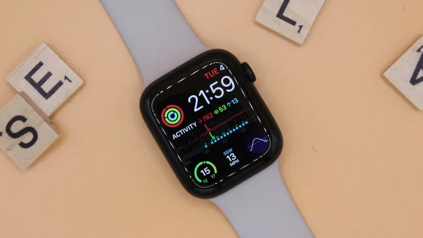 Срочно берем Apple Watch SE 2. Хитовые смарт-часы сливают за бесценок