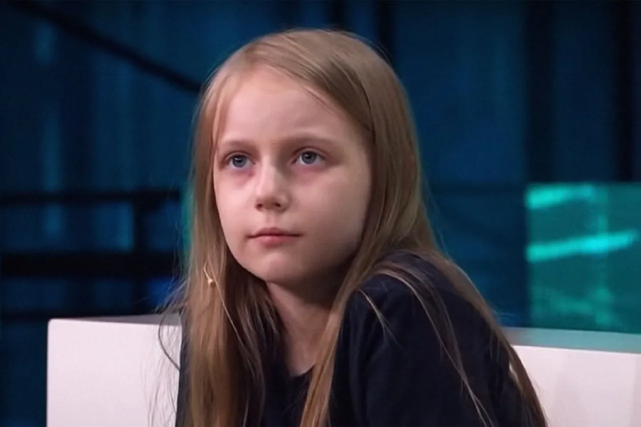 Алиса Теплякова учится в двух вузах одновременно. 10-летняя студентка сдала 15 экзаменов и 20 зачетов