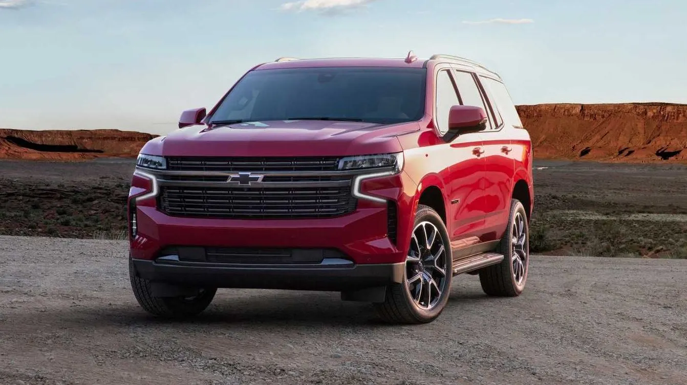 Новейший Chevrolet Tahoe привезли в Россию. Сколько стоит гигантский внедорожник?