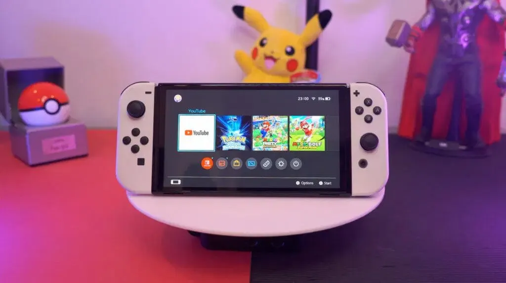Самое время брать Nintendo Switch OLED. Хитовая приставка подешевела практически везде