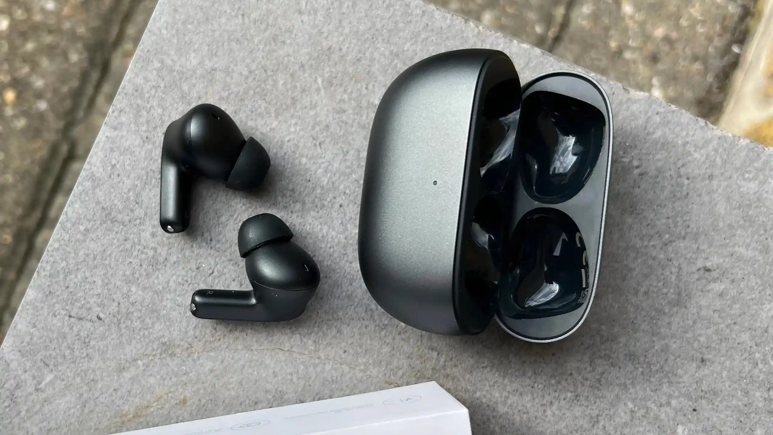 Xiaomi Redmi Buds 4 Pro внезапно подешевели в России. Это самые навороченные TWS-бюджетники на рынке