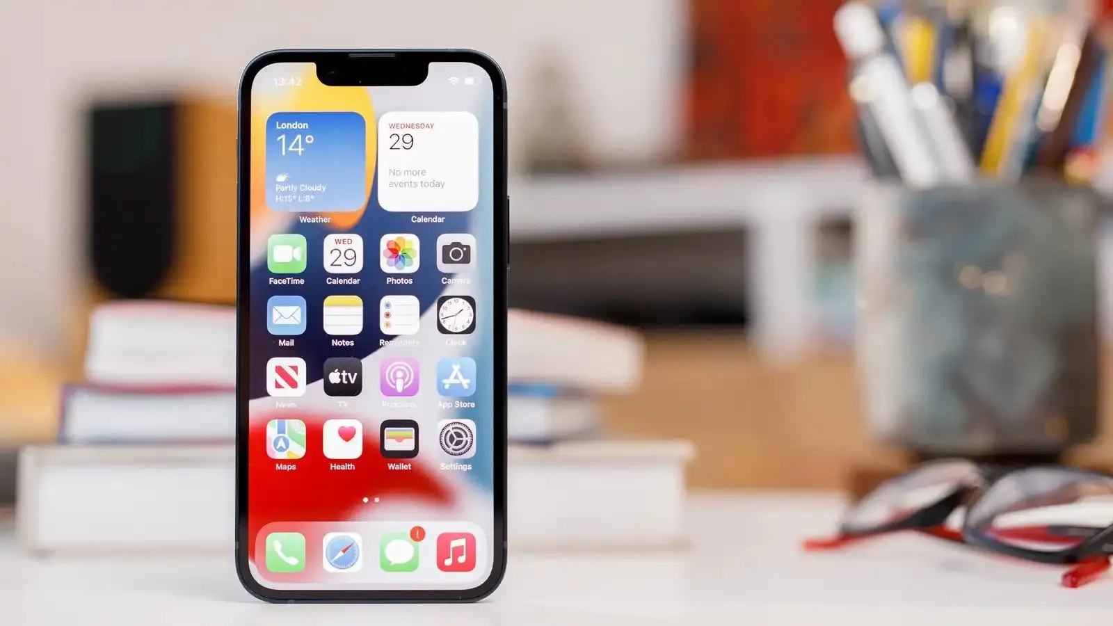 Срочно хватаем iPhone 13 mini. Хитовый компакт сливают за бесценок