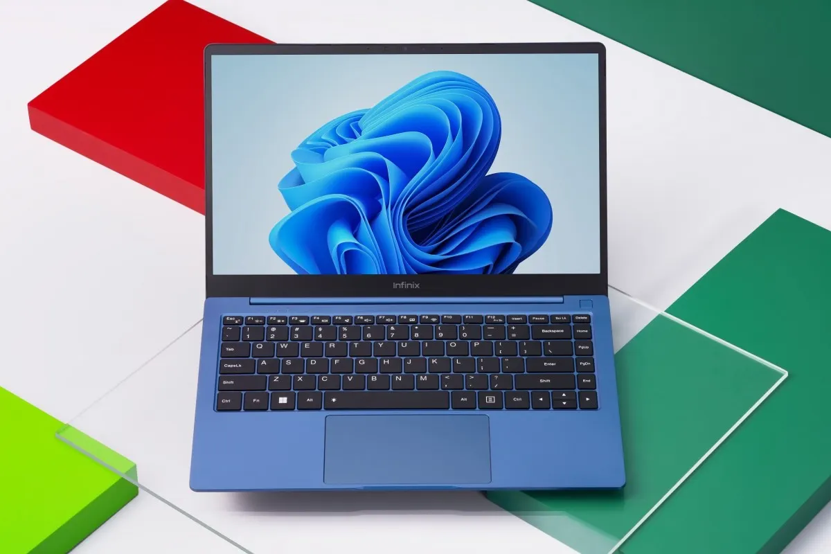 Что брать на Маркете? Ультрабюджетный клон MacBook Air, телевизор Xiaomi и хитовые наушники Huawei