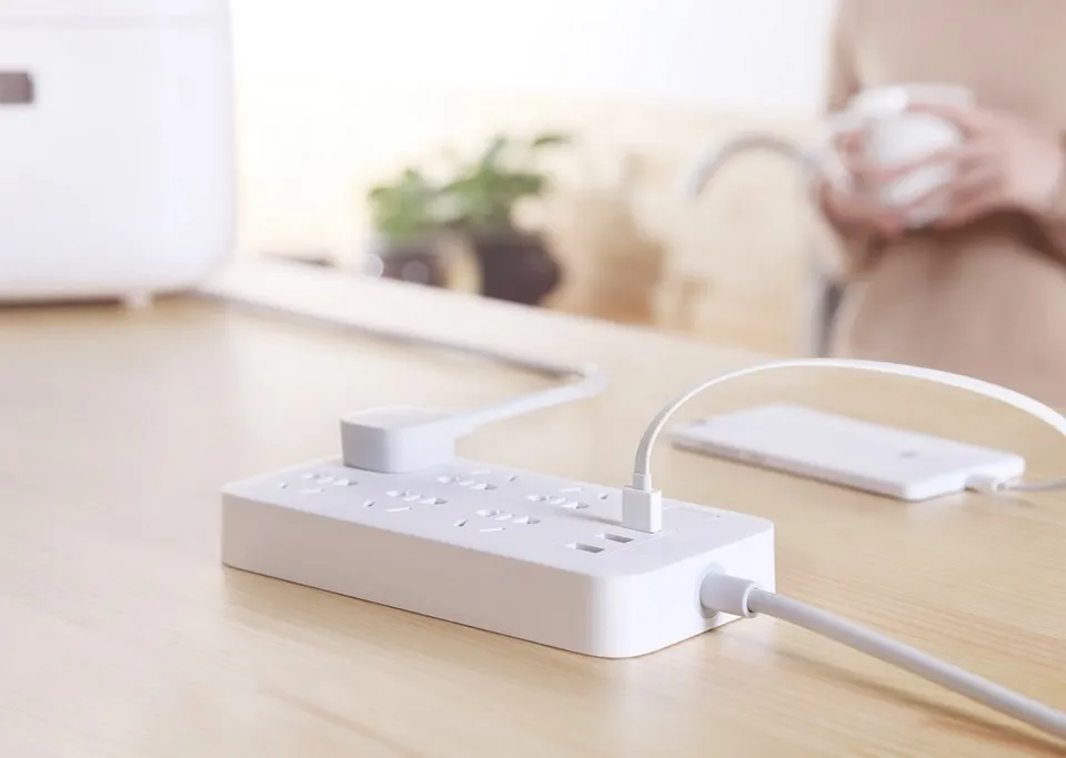 Этот удлинитель Xiaomi с портами USB должен быть у каждого. Стоит сущие гроши