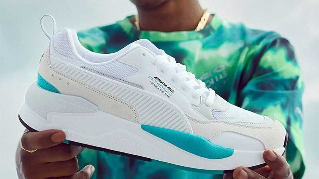 Кроссовки от adidas и Puma упали в цене. Обувь отдают с гигантскими скидками