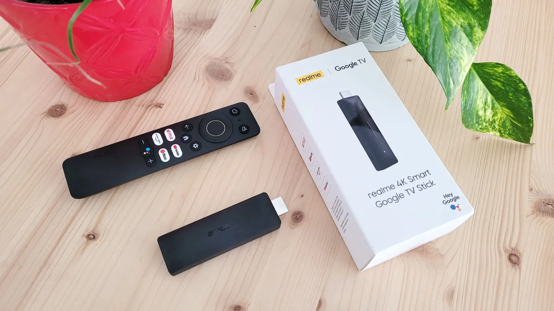 Хитовая ТВ-приставка Realme радикально подешевела. Прокачиваем старенький телевизор за гроши