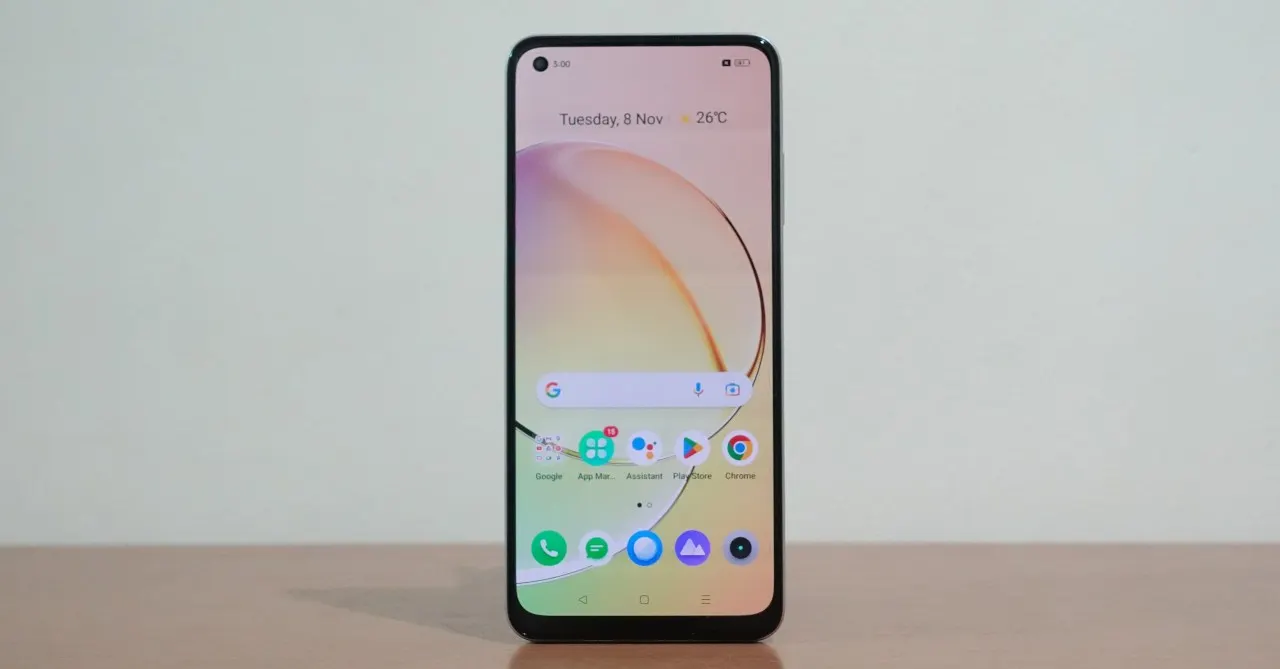 5 хитовых бюджетников до 16 тысяч рублей. От шикарного Xiaomi Poco до камерофона Tecno