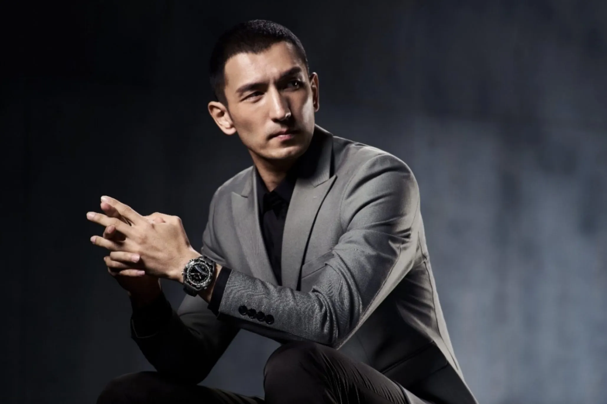 Huawei Watch Ultimate – дорогие и очень продвинутые часы. Их нельзя разбить или утопить