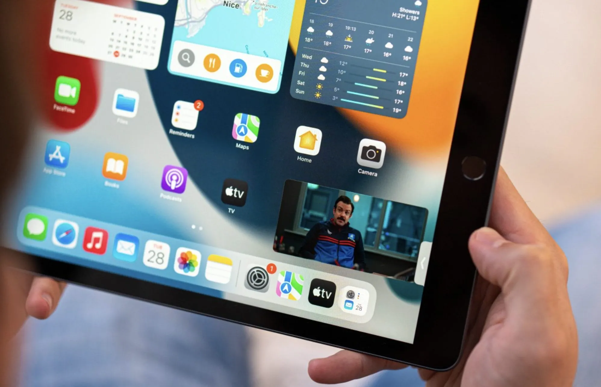 Этот iPad стоит так, будто никакого кризиса и нет. Идеальный планшет для основных задач