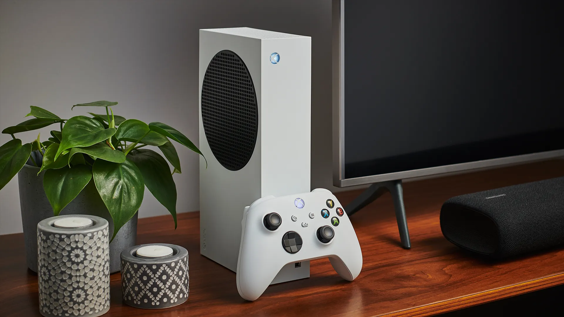 Xbox Series S еще можно урвать по адекватной цене. Это самая выгодная консоль на рынке