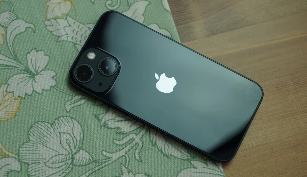 iPhone 13 снова подешевел в России. Официального прайса ниже нет нигде