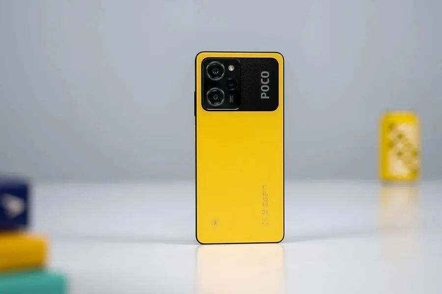 Этот Xiaomi Poco — один из лучших середняков на рынке. Он подешевел практически везде
