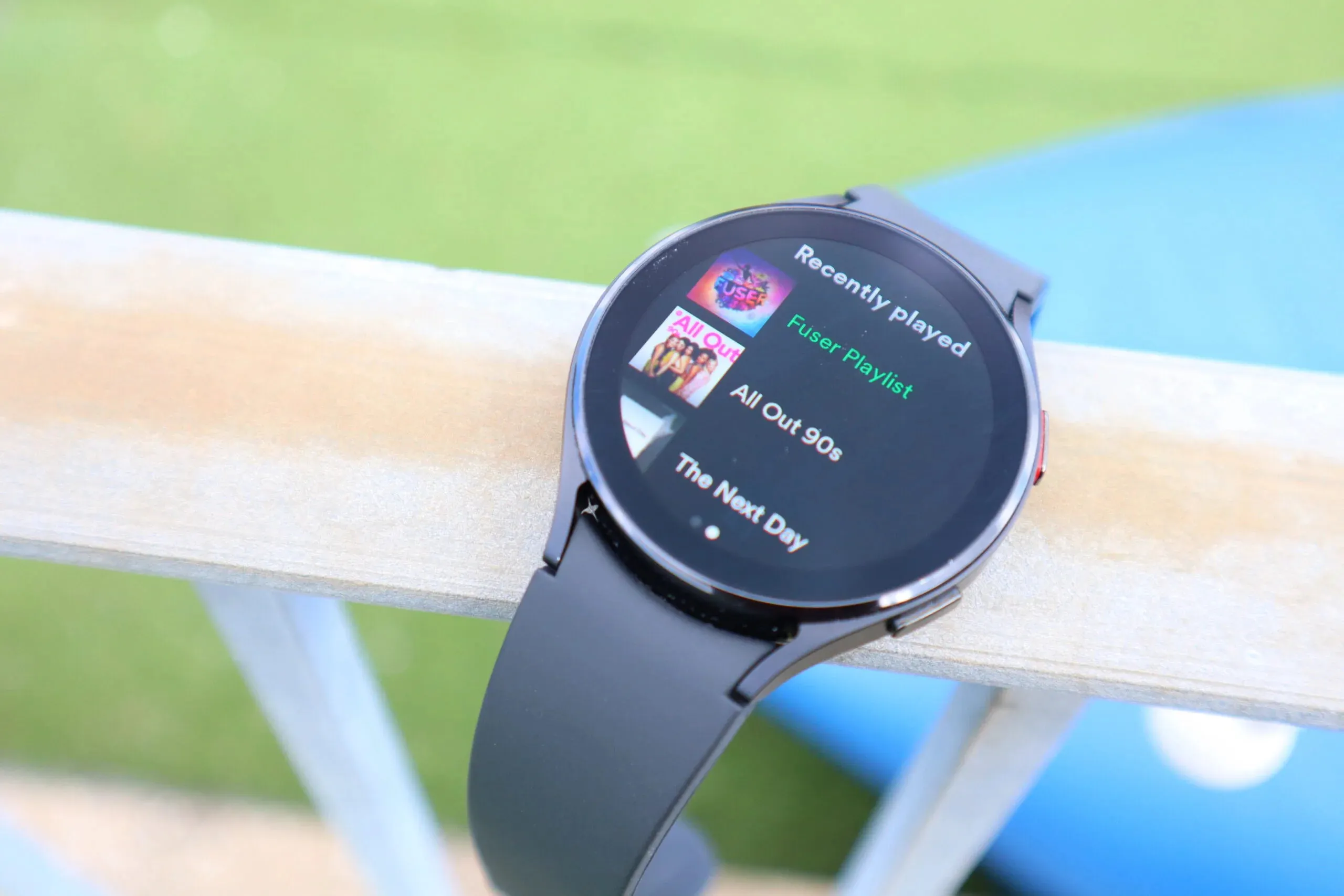 Самое время брать Samsung Galaxy Watch4. Хитовые смарт-часы окончательно рухнули в цене