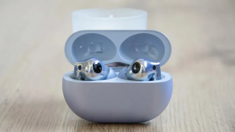 Huawei FreeBuds Pro 2 — лучшие наушники бренда. Их сейчас отдают с неплохой скидкой