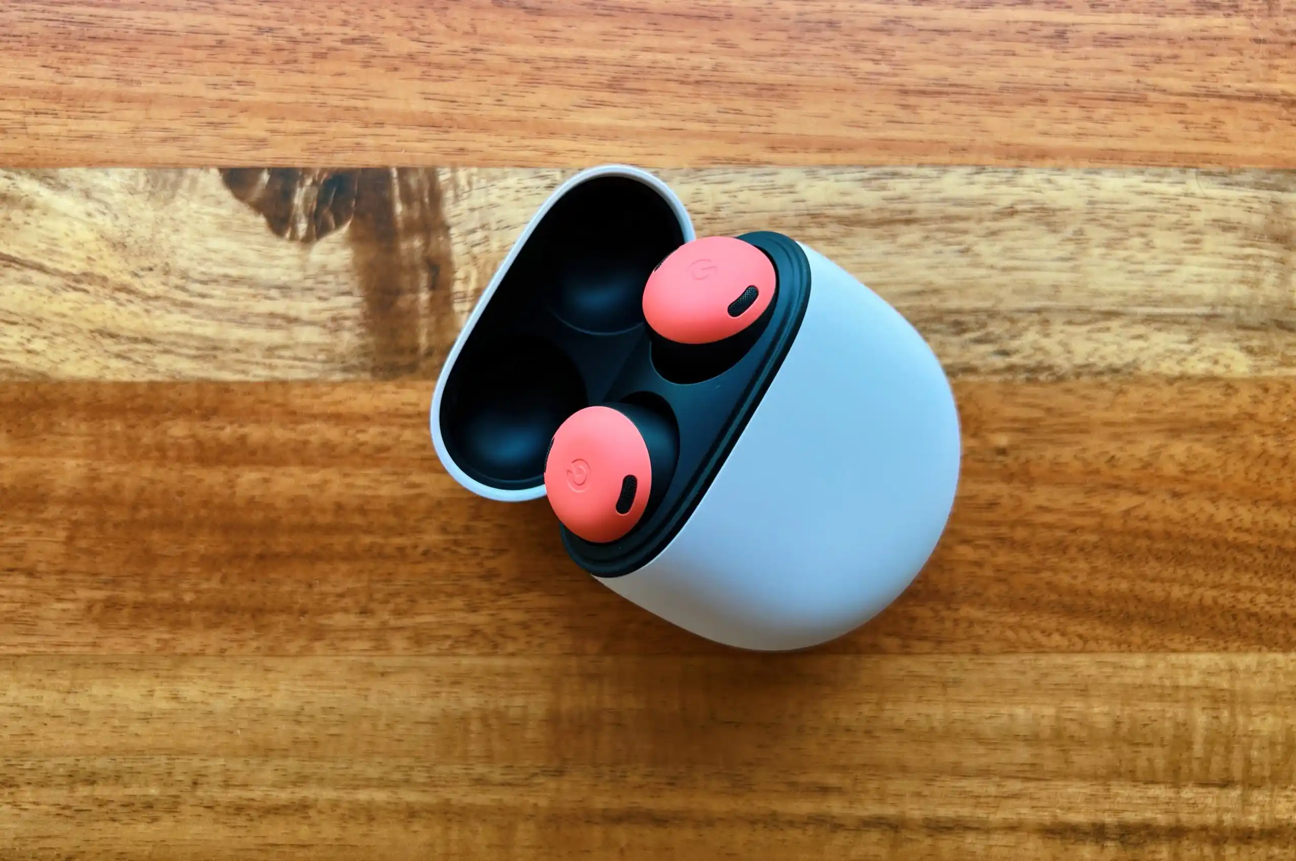 Google Pixel Buds Pro — лучшая альтернатива AirPods Pro 2. Самое время брать эти наушники