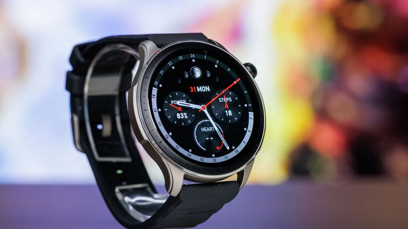 Топовые смарт-часы Amazfit рухнули в цене. У них шикарный OLED-дисплей и ядерный запас автономности