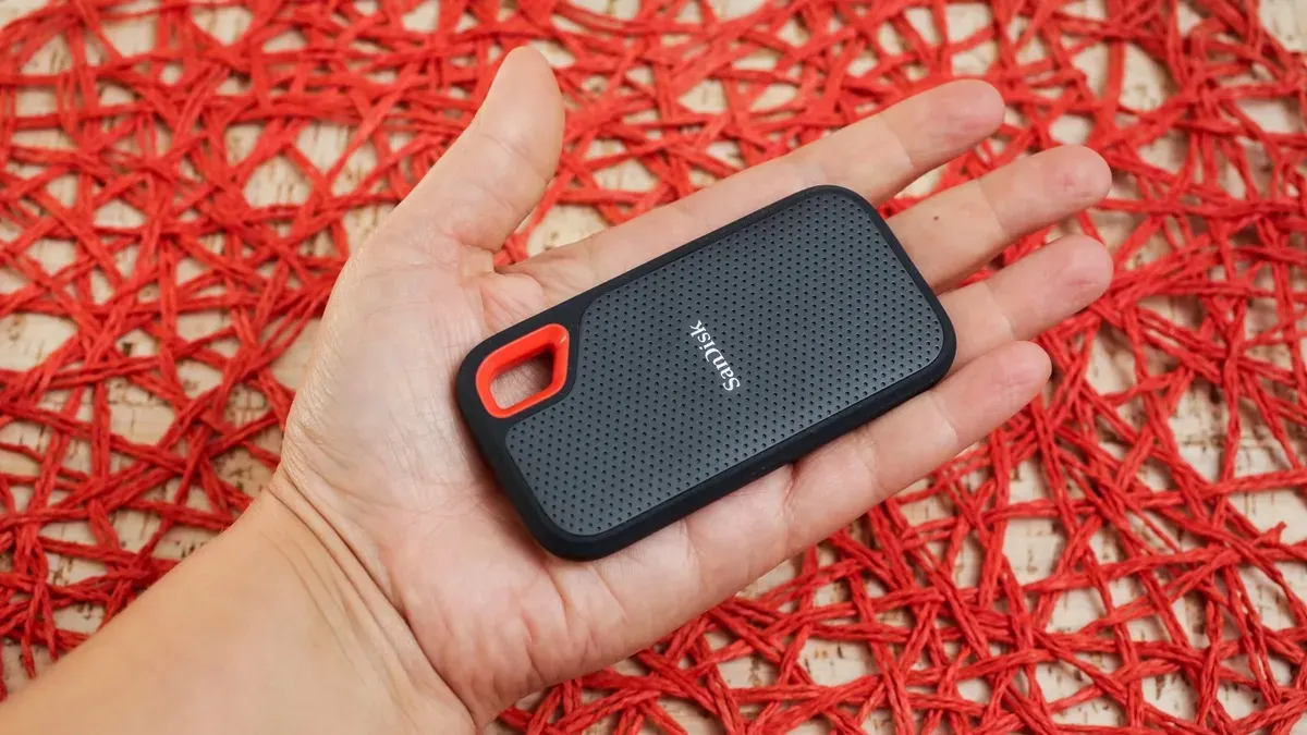 Внешние SSD от SanDisk на 1 ТБ сливают за копейки на Али. Они защищены от ударов и работают быстро