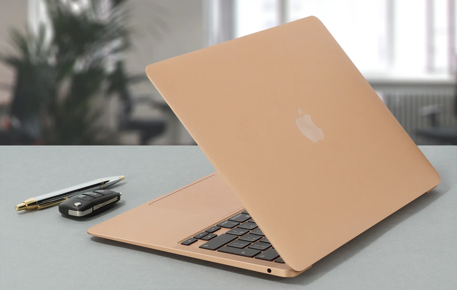 Культовый MacBook Air сливают за бесценок в России. У него практически нет недостатков