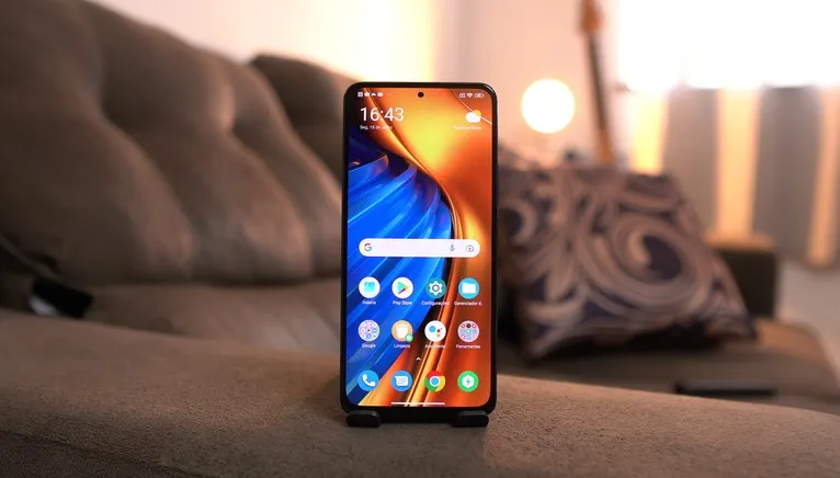Этот Xiaomi Poco — главный хит бренда. Мы точно знаем, где его лучше брать