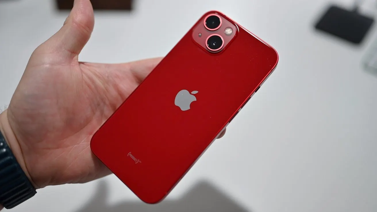 10 самых выгодных смартфонов для покупки в мае. Хиты от Xiaomi, самый сбалансированный iPhone и другие