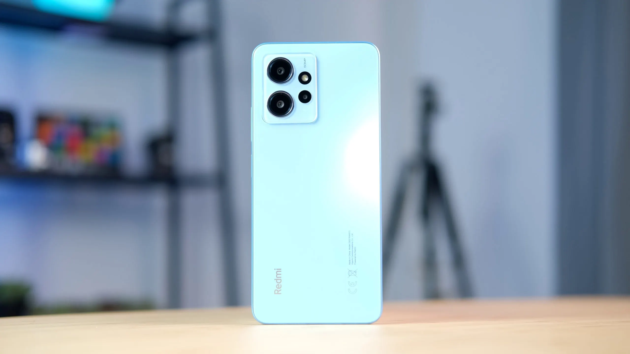 Свежий хит Xiaomi Redmi радикально подешевел в России. Это один из лучших бюджетников на рынке
