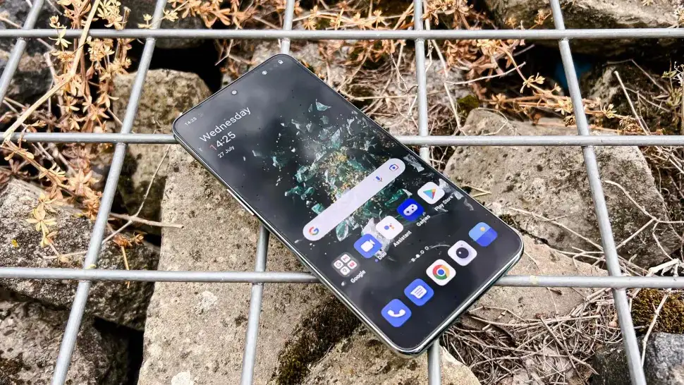 Недооцененный субфлагман OnePlus сливают за бесценок. У него топовая производительность и аномально быстрая зарядка