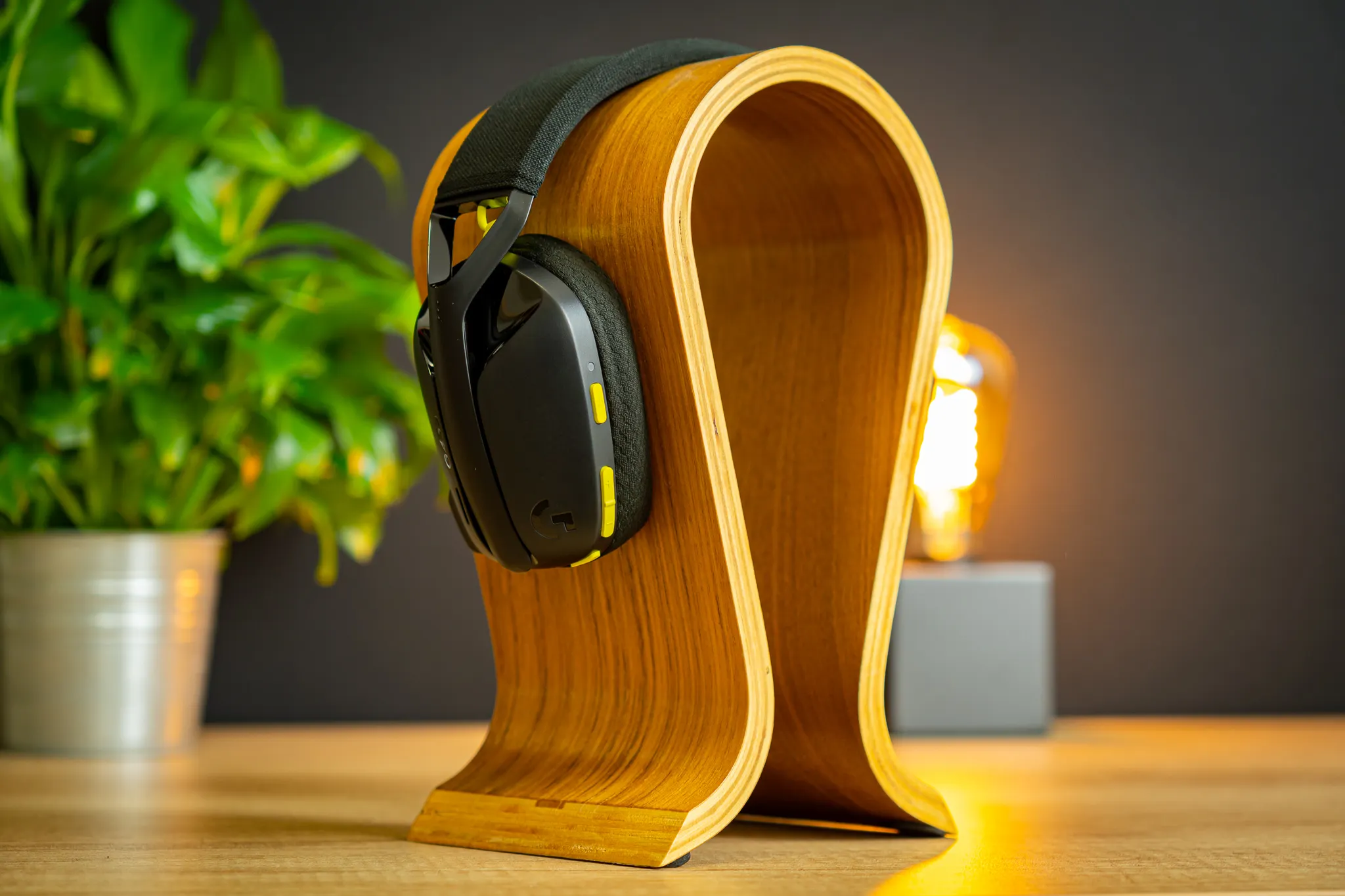 Популярнейшие беспроводные наушники Logitech  рухнули в цене в России. Геймеры мечтают о таких