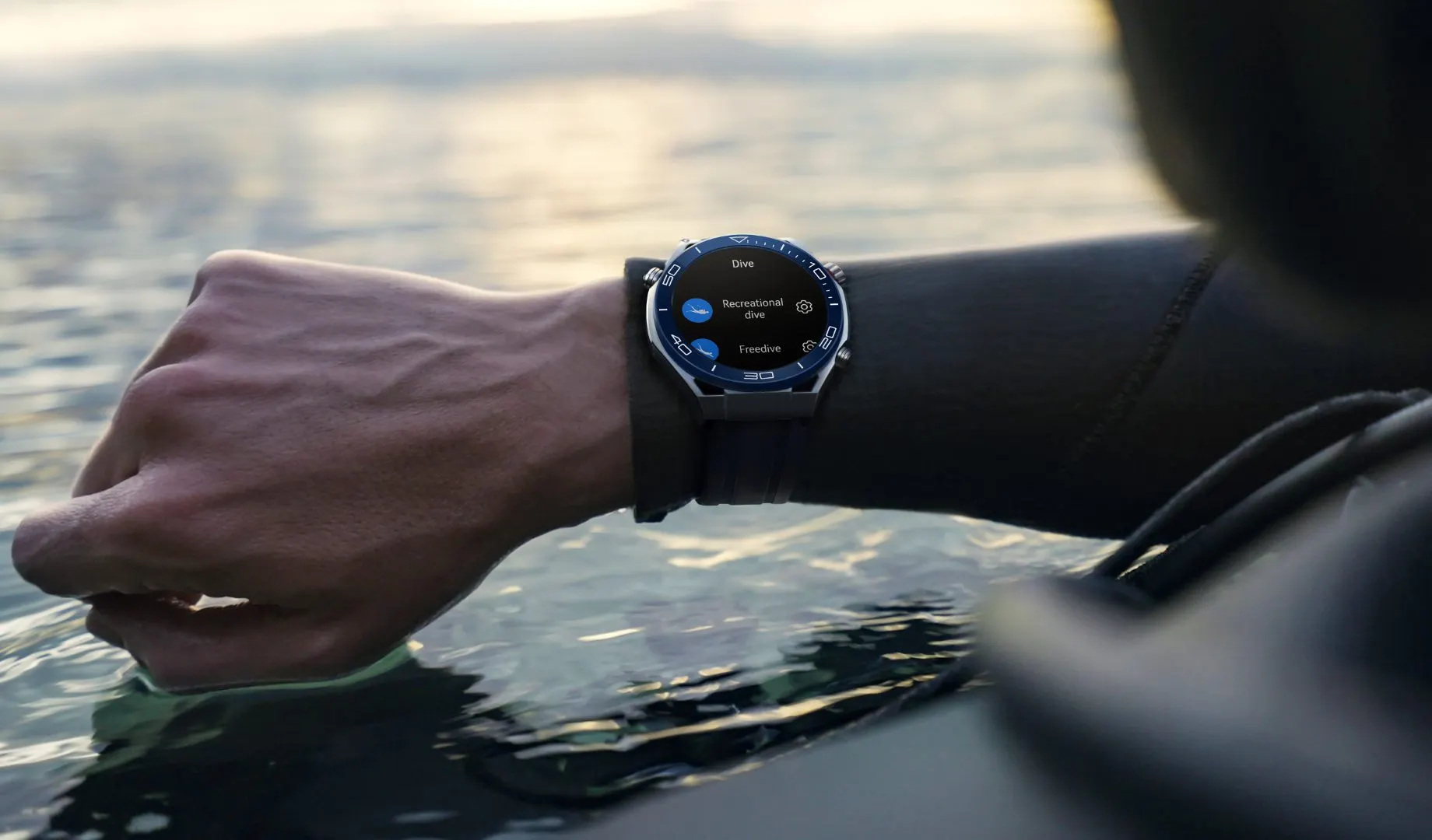 Часы Huawei Watch Ultimate – очень тяжелый люкс. За что просят сумасшедшие деньги?