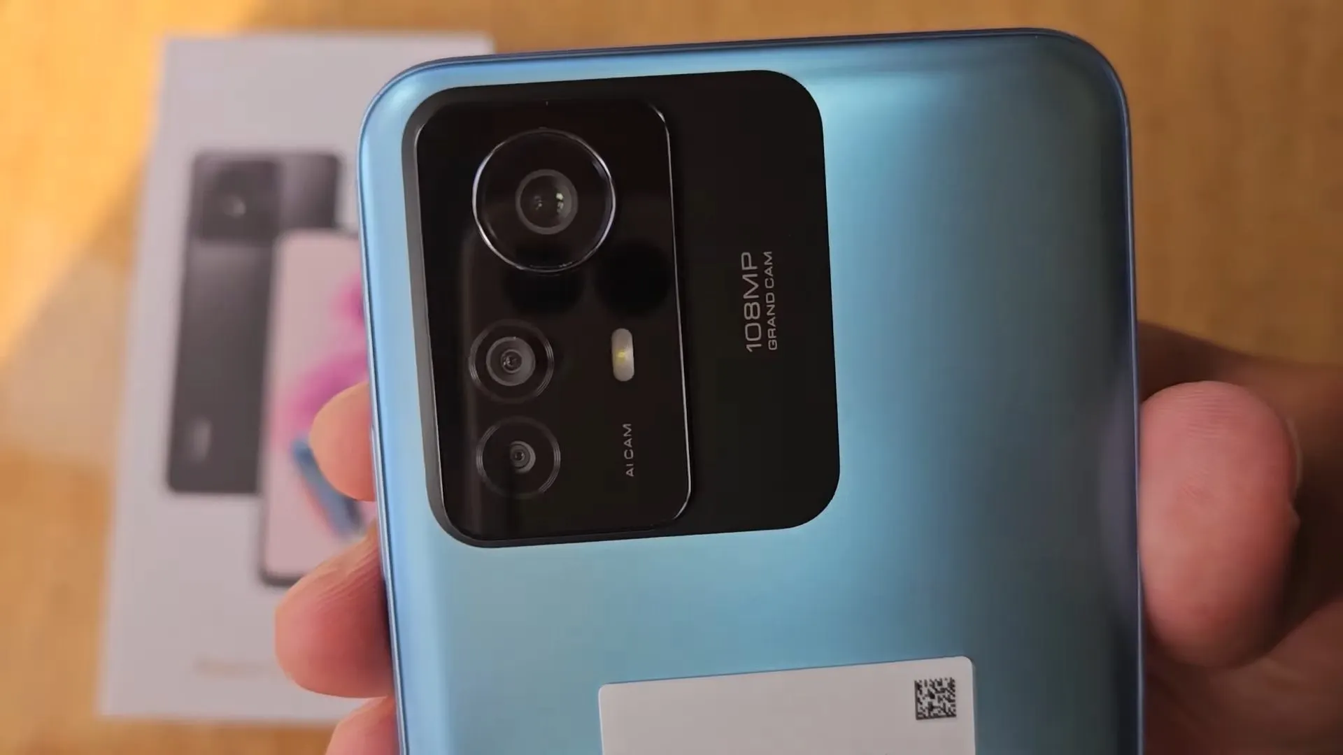 Этот Xiaomi — один из самых бездарных смартфонов бренда. Но его можно брать