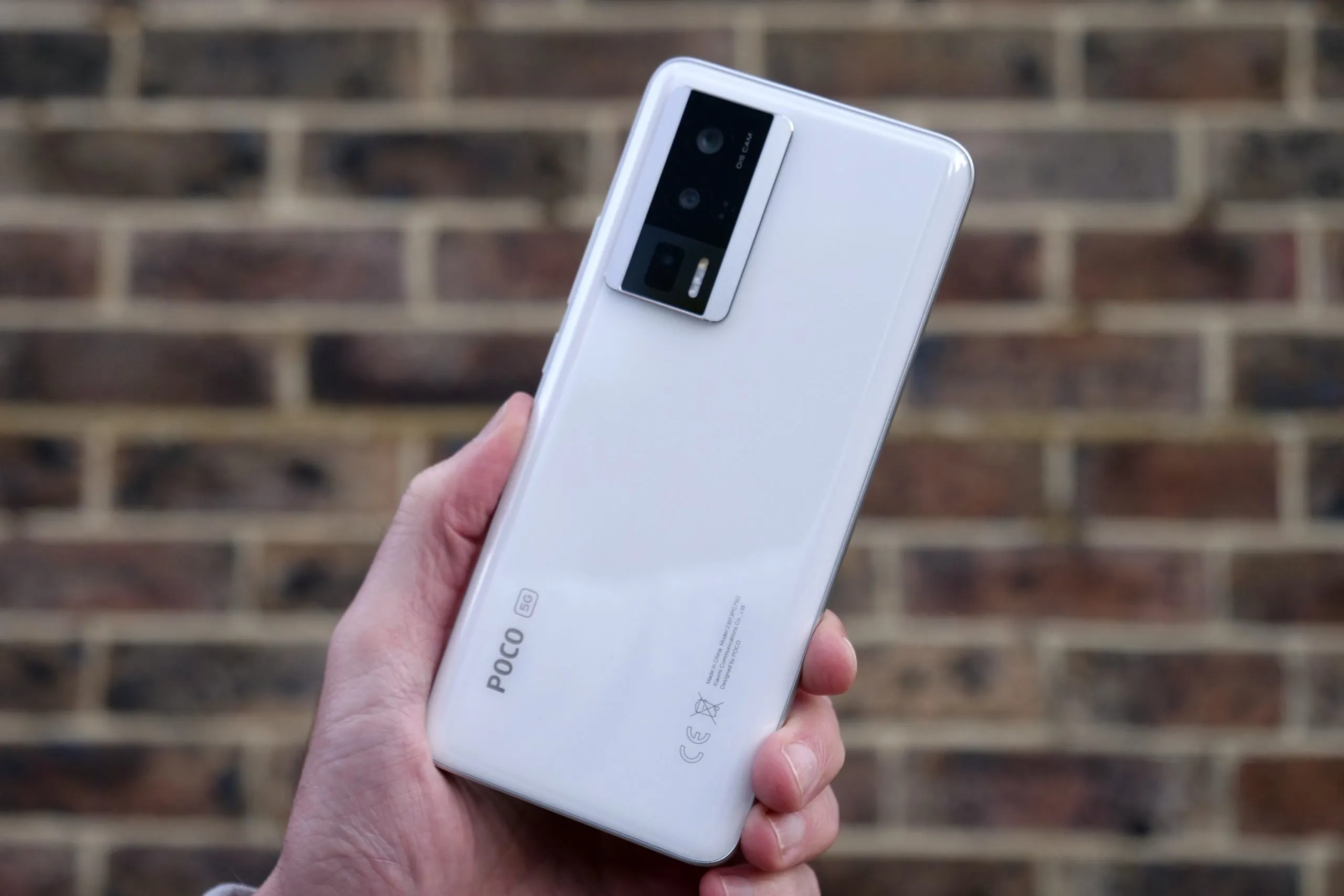 8 новых смартфонов, которые уже есть в России. Бестселлер Samsung Galaxy, убийца флагманов от Xiaomi и другие