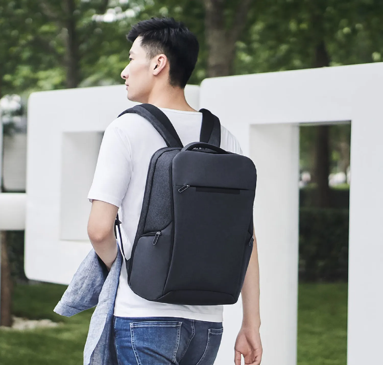 Флагманский рюкзак Xiaomi внезапно подешевел. С таким можно смело лететь в путешествие