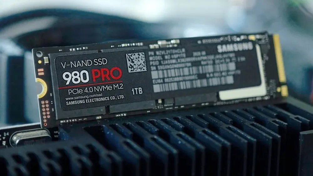 Лучший SSD от Samsung на 1 ТБ рухнул в цене. Он идеально подходит для PlayStation 5 и ПК