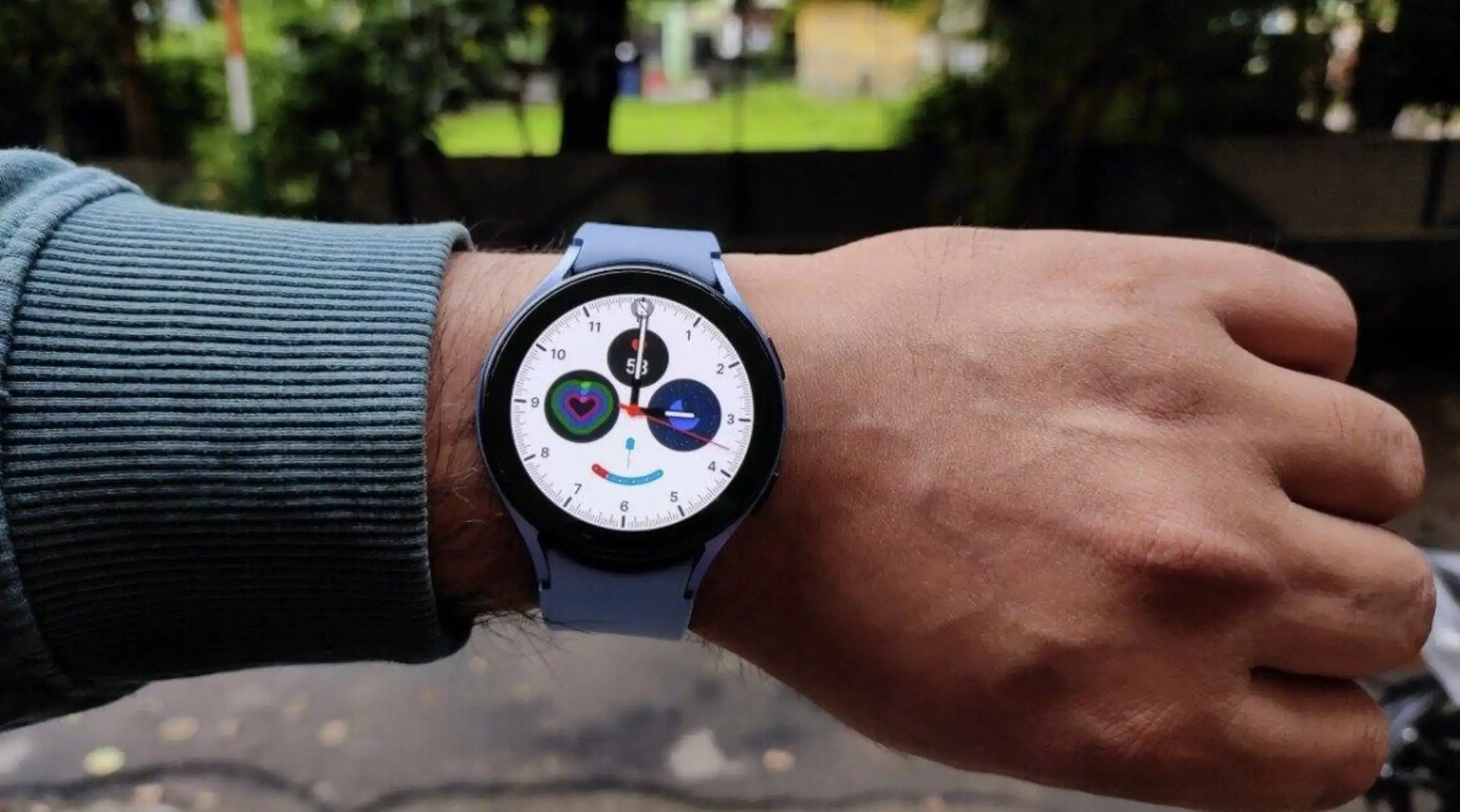 Как выглядит самый дешевый клон Apple Watch Ultra? У этих часов куча функций и смешная цена