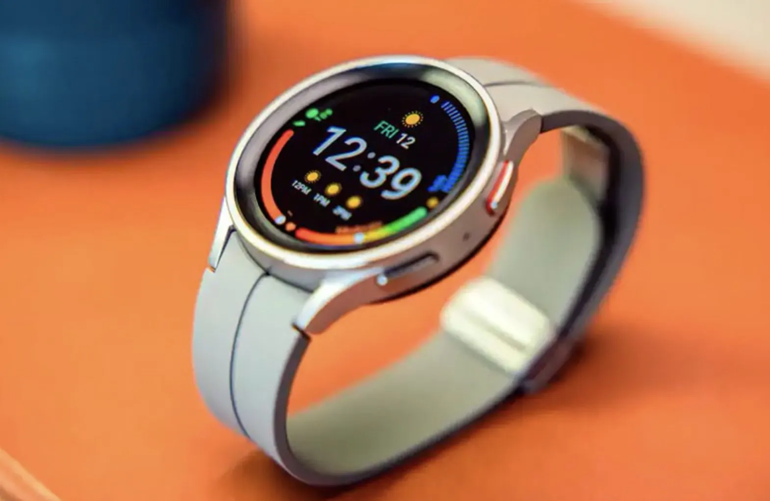 Samsung Galaxy Watch5 Pro здорово подешевели. Это мощные часы с титановым корпусом и AMOLED-экраном
