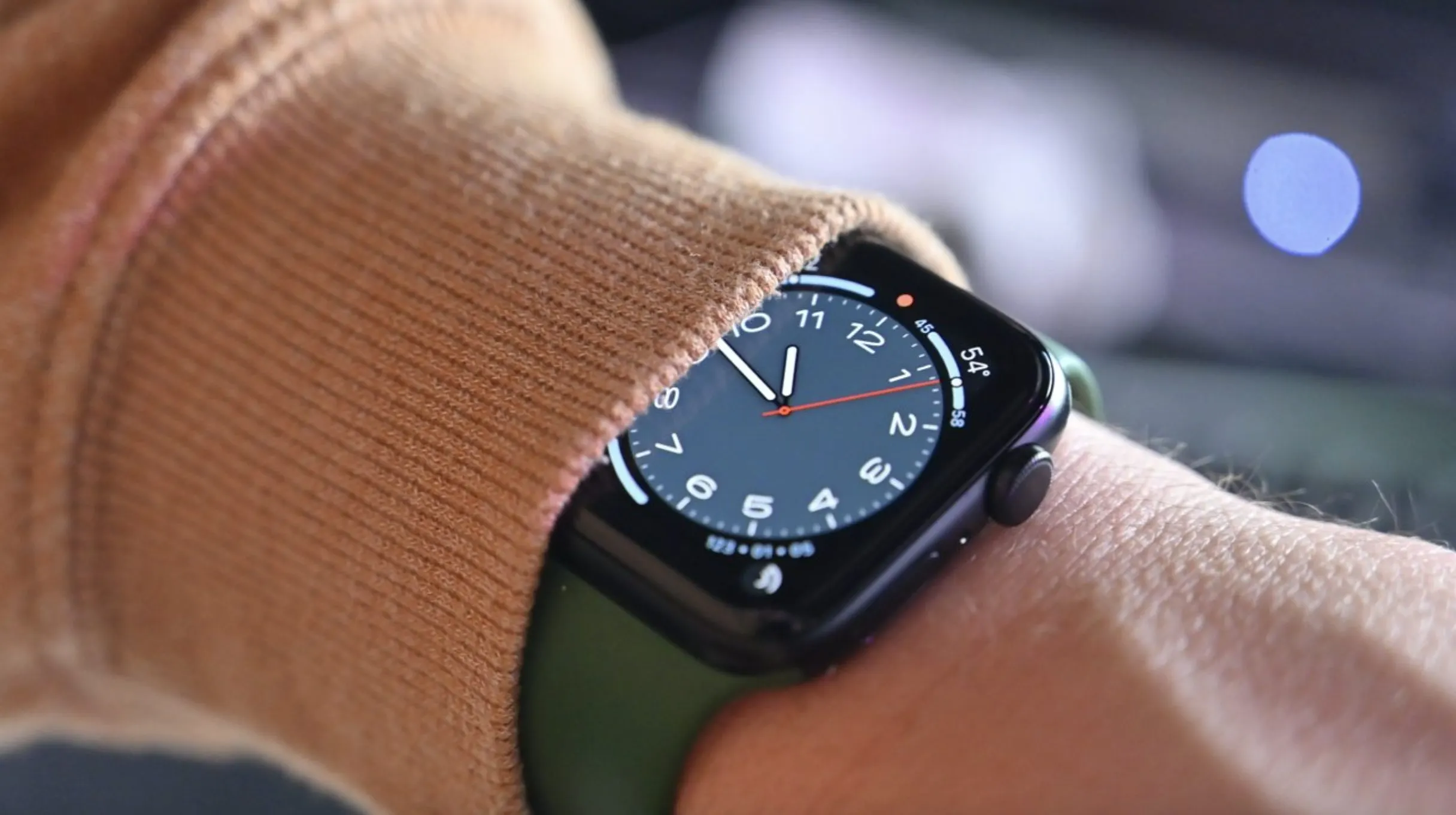 Нужно срочно брать новые Apple Watch SE. Забудьте про оригинальную версию часов