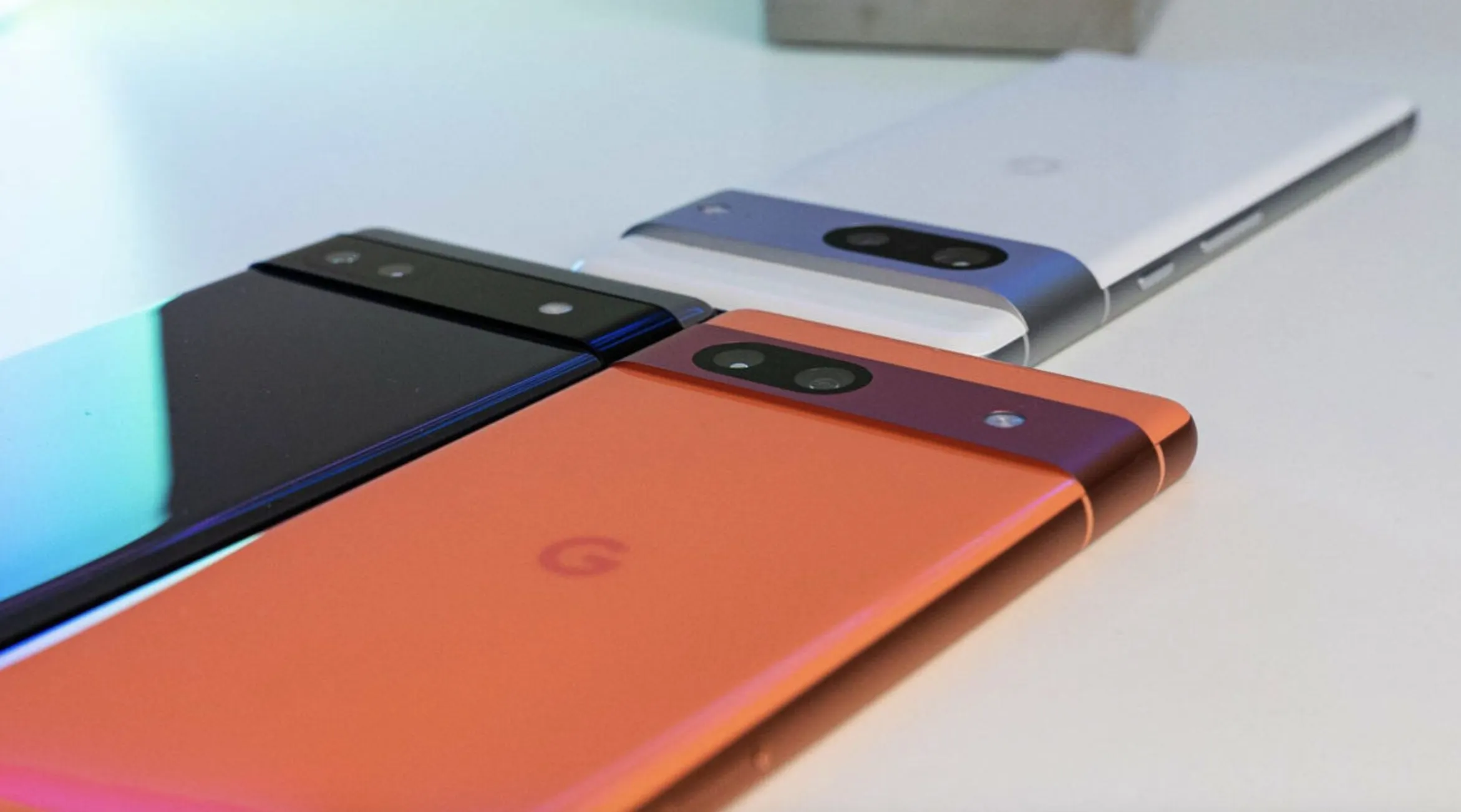 Google Pixel 7a уже можно заказать со скидкой. Где взять главный субфлагман этой весны?