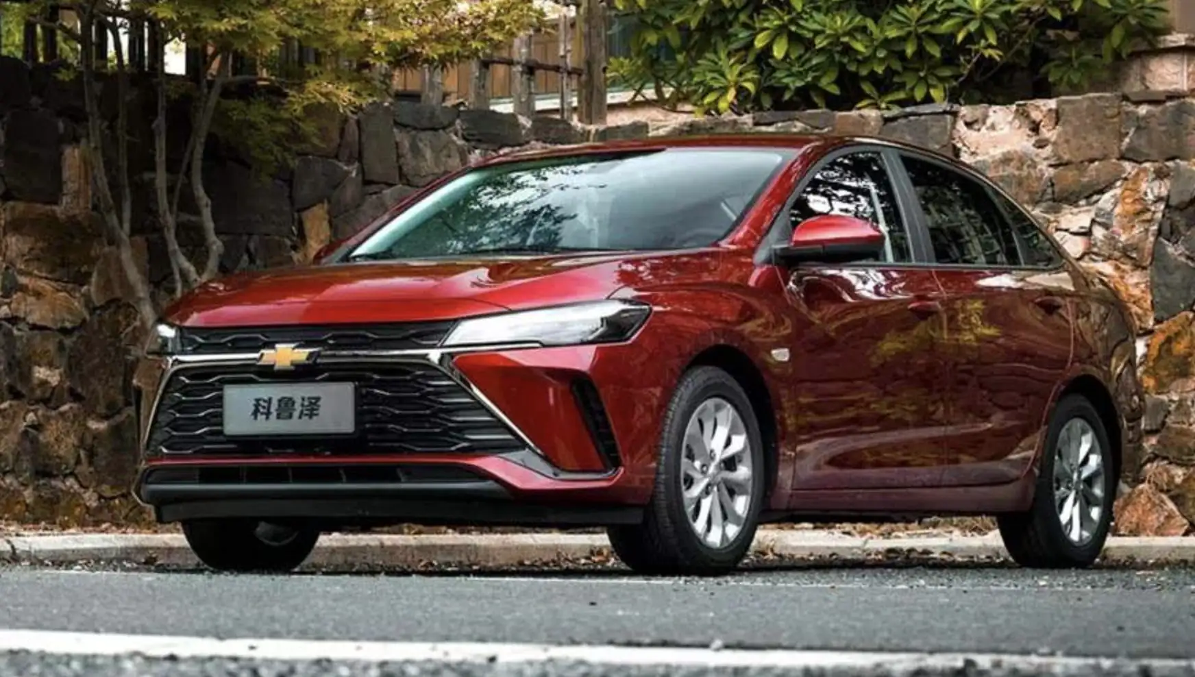 Свежайший Chevrolet Cruze появился в России. Цены высокие, но есть приятный нюанс