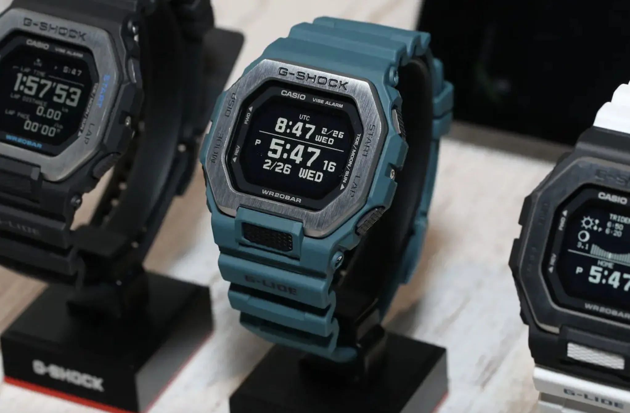 У Casio есть мощные спортивные часы с парой умных функций. Они дешевые и долговечные