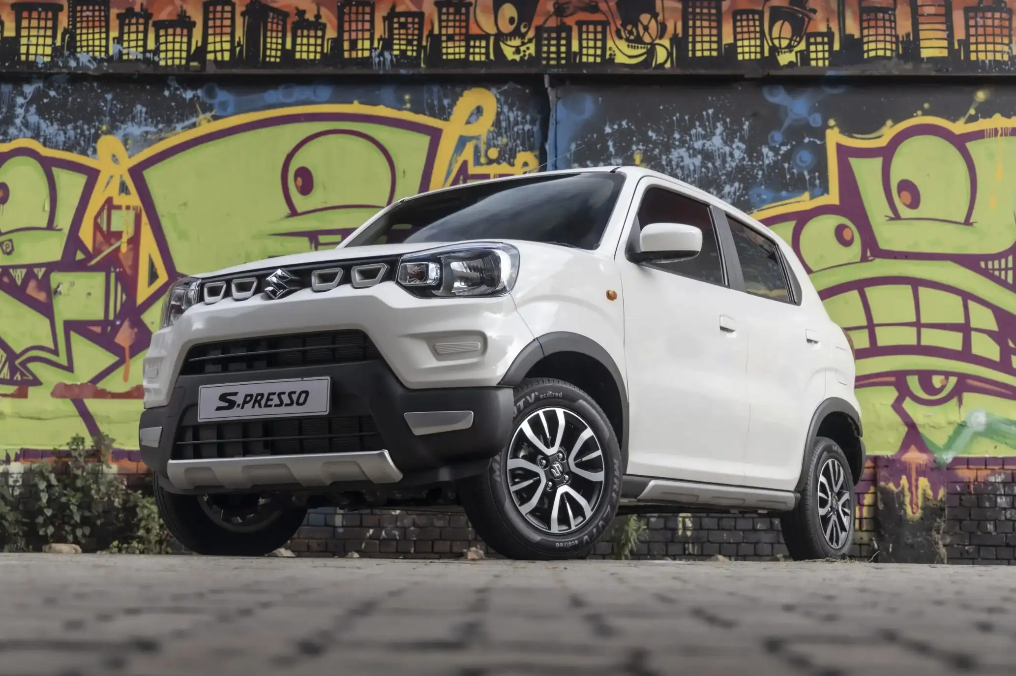 Suzuki S-Presso – самый доступный кроссовер на рынке. Сколько за него просят в России?