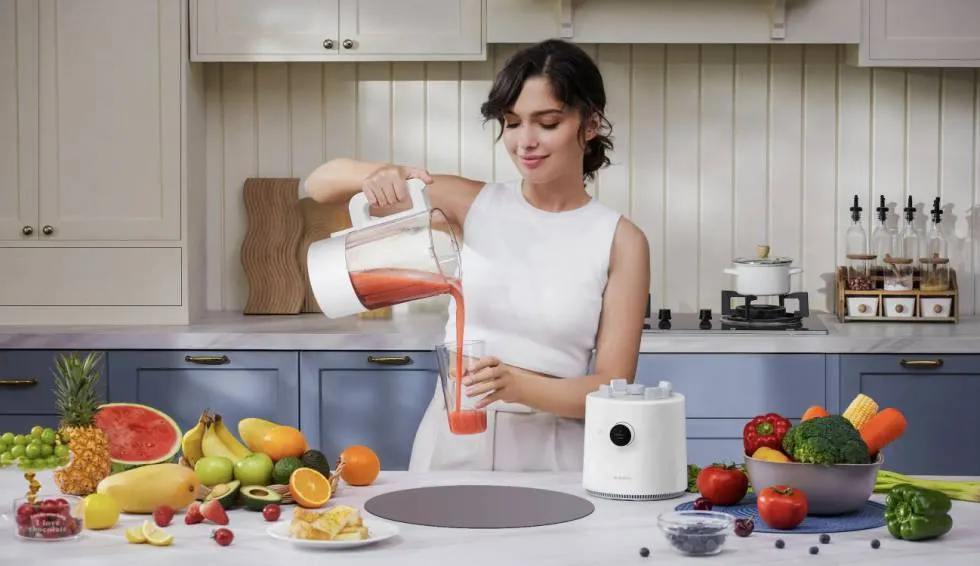 У Xiaomi есть шикарный девайс на лето. Идеален для приготовления смузи и фрешей