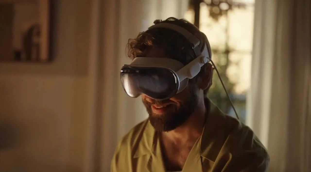 Apple Vision Pro – дорогой и очень специфический гаджет. На что способен шлем смешанной реальности из Купертино?