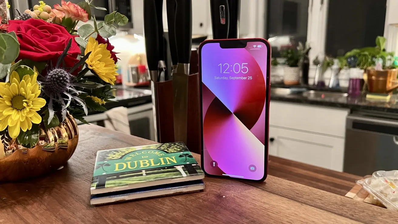 Самое время брать iPhone 13. Хитовый смарт подешевел в России