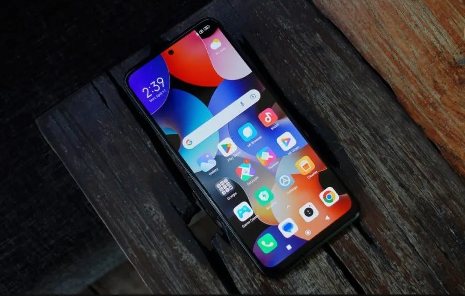 Бюджетный хит Xiaomi Redmi сливают за копейки. Это самый сбалансированный смартфон бренда