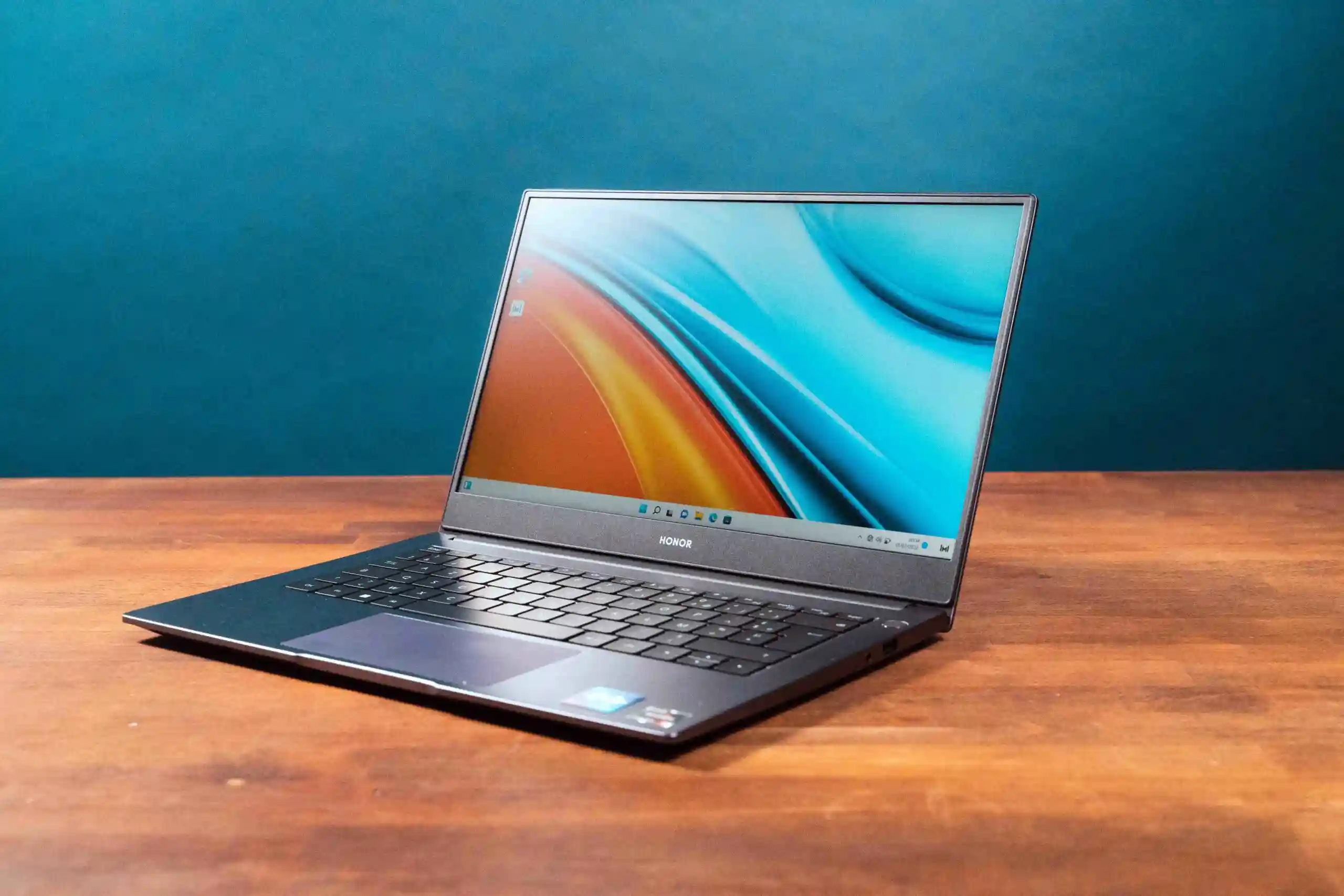 Самое время брать Honor MagicBook 14. Хитовый ультрабук подешевел в России