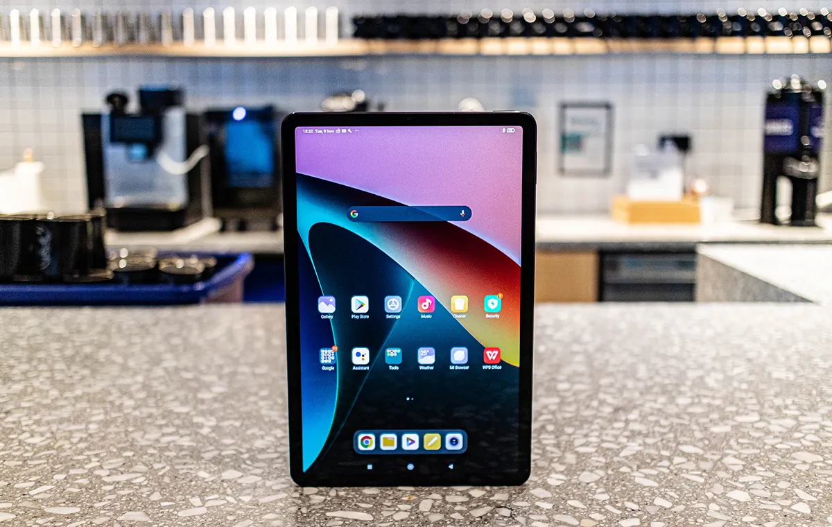 Хитовый планшет Xiaomi рухнул в цене. Это идеальный прикроватный девайс